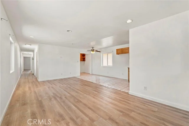 9212 Avalon photo 3