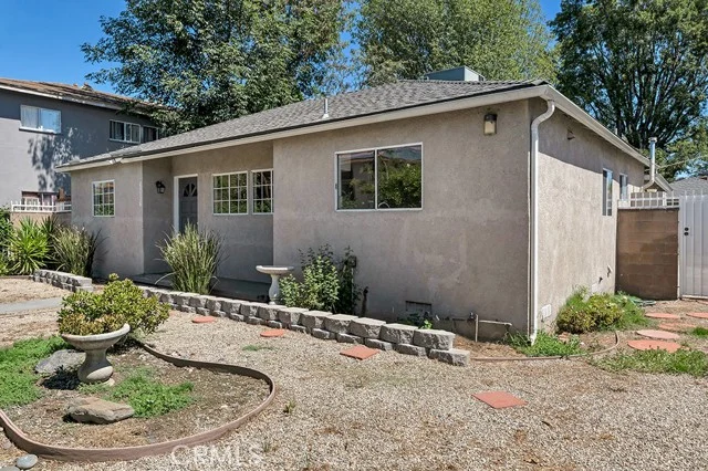 6056 Woodman Avenue photo 4