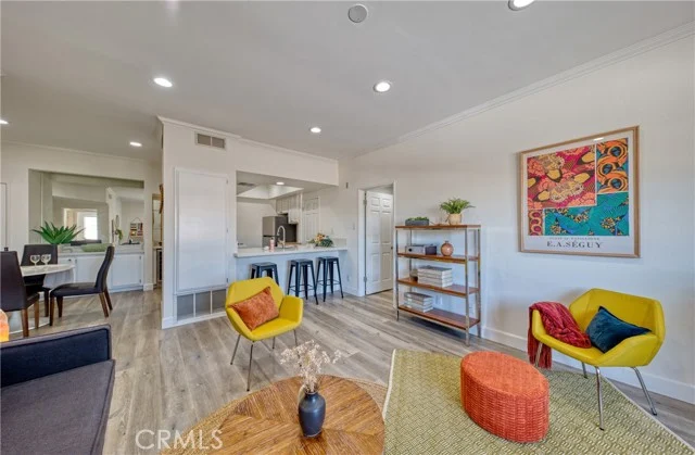 1665 Federal Avenue #302 photo 4