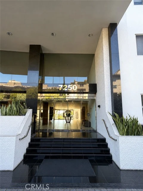 7250 Franklin #310 photo 2