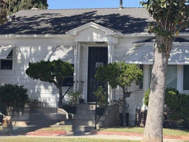 531 W Denni photo 2