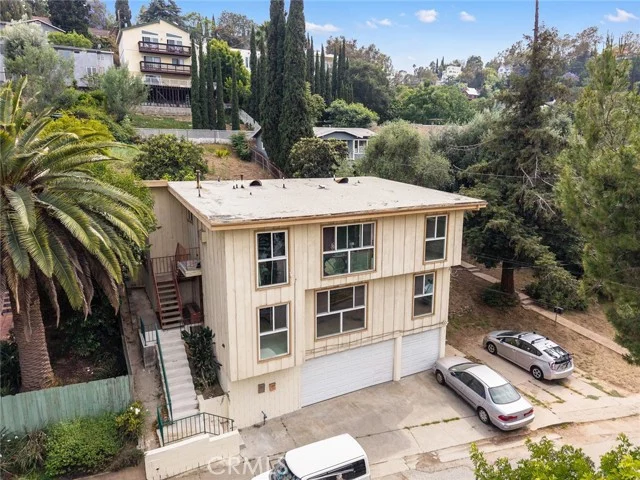 2575 Riverside Terrace photo 4