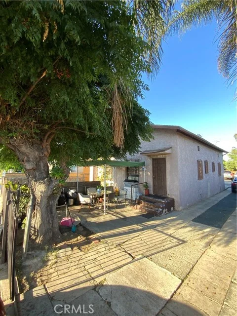 1150 S Augusta Avenue photo 4