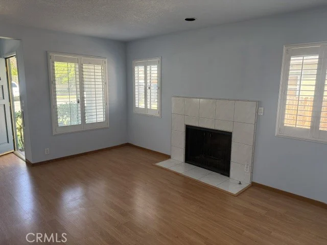 2120 Santa Fe Avenue photo 3