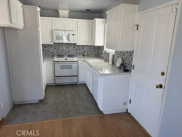 2120 Santa Fe Avenue photo 5
