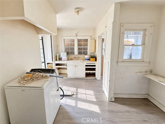 1457 W 37th Dr photo 4