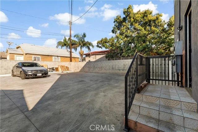 1257 W Vernon photo 2