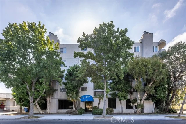 726 Elm Avenue #404 photo 2