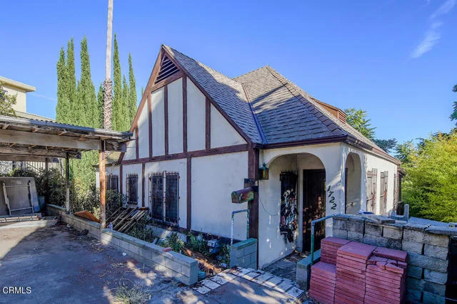 1722 Redesdale Avenue photo 3