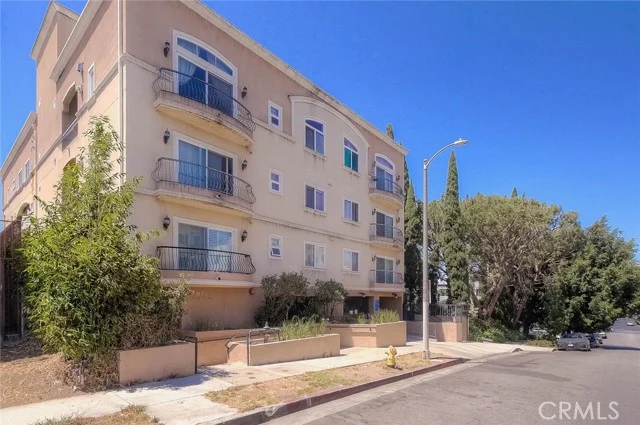971 S St Andrews Place #101 photo 3