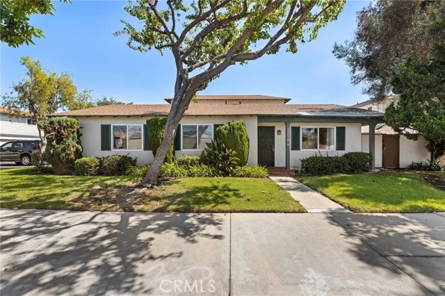 23520 Western #A photo 1