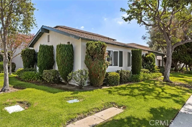 23520 Western #A photo 2