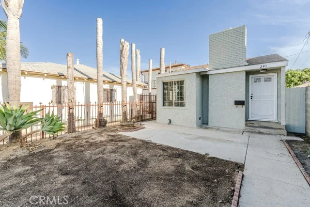 240 E South photo 4