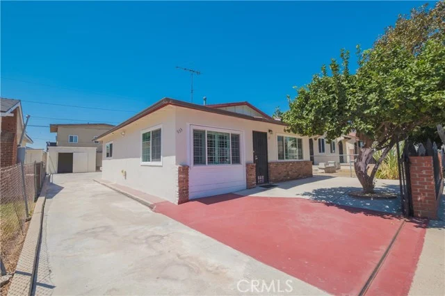 - 933 S La Verne Ave photo 2