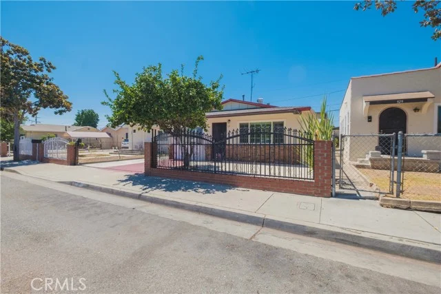 - 933 S La Verne Ave photo 3