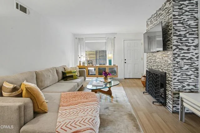 10960 Bluffside #102 photo 3