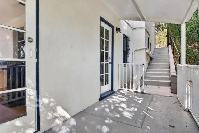 1535 Parmer Ave photo 4