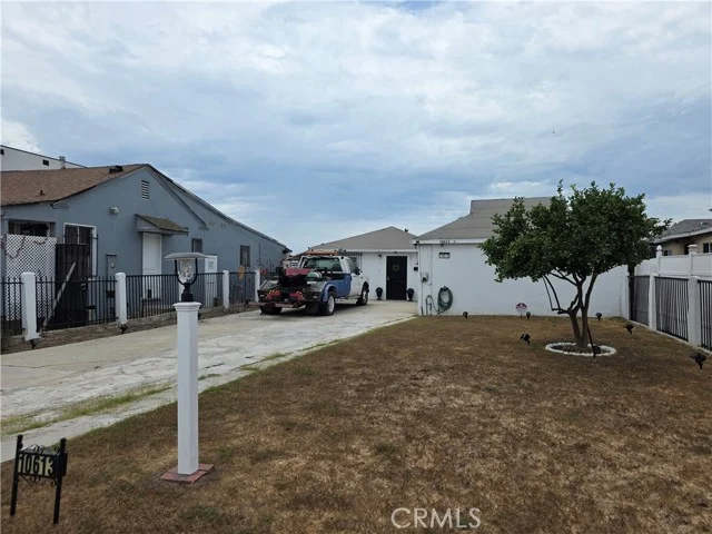 10613 S Felton Avenue photo 3
