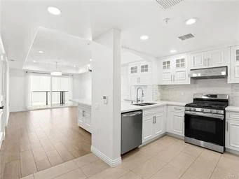 1598 Long Beach #407 photo 1