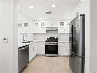 1598 Long Beach #407 photo 2
