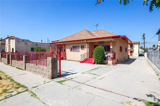 2325 Johnston Street photo 3
