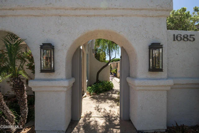 1685 Plum Hollow Circle photo 3
