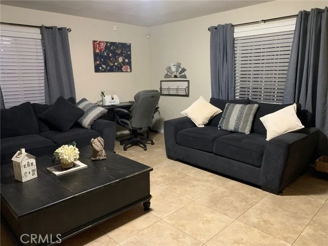 10316 S San Pedro Street photo 3