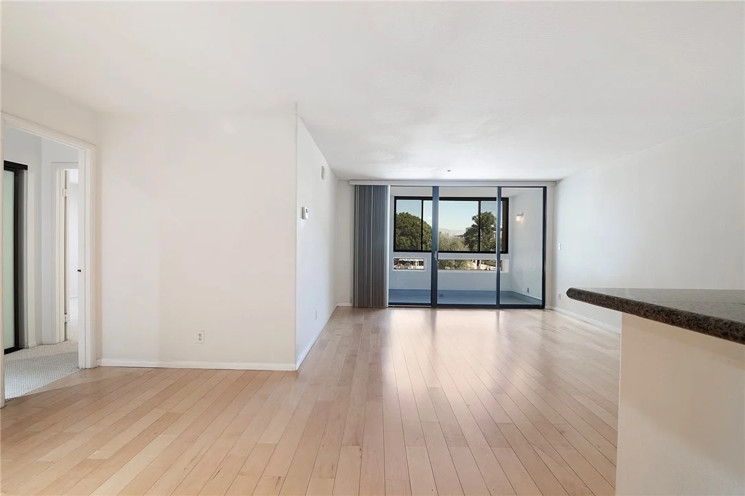 121 S Hope Street #333 photo 4