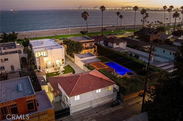 2747 E Ocean Boulevard, Long Beach