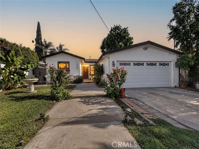 15354 Leadwell Street photo 2