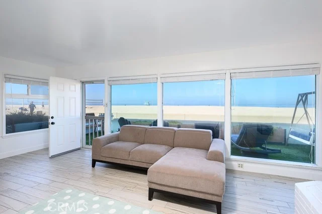 532 The Strand photo 2
