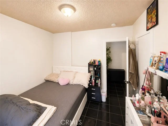 7833 Crocker photo 4