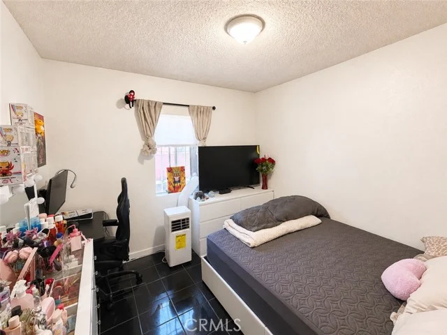 7833 Crocker photo 5