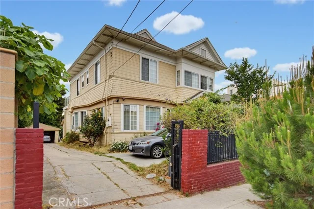 1107 S Mariposa Avenue photo 2