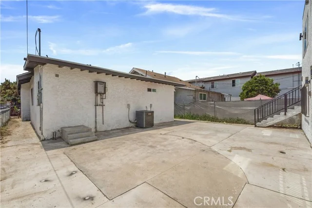 845 W 56th Street photo 3