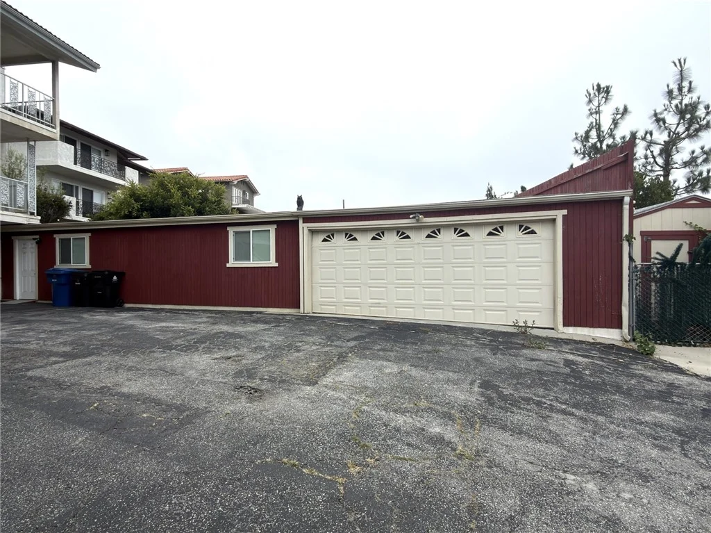 1510 S Western photo 3