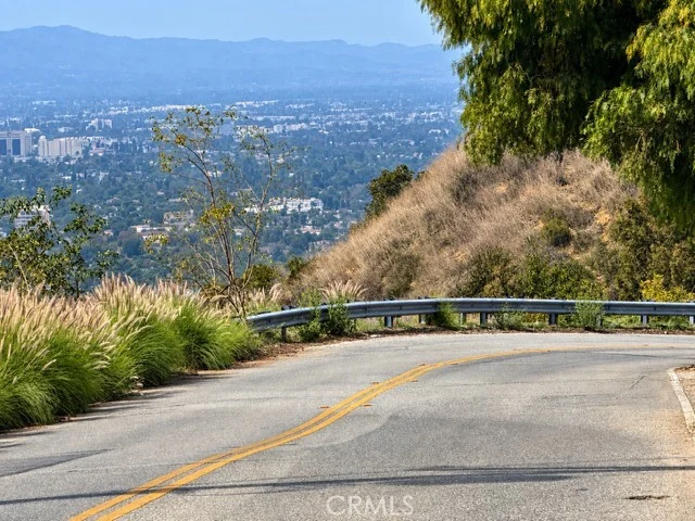 12937 Mulholland Drive photo 4