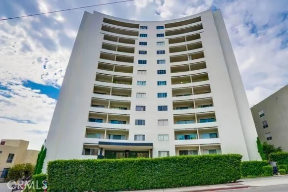 7250 Franklin, Los Angeles