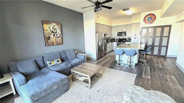 488 E Ocean #1607 photo 2