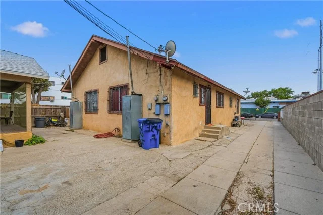 724 E 50th photo 5