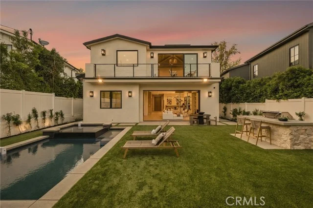 16658 Addison photo 4