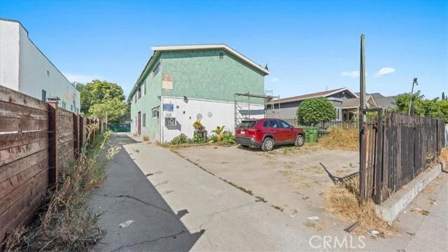1362 E 20th Street photo 2