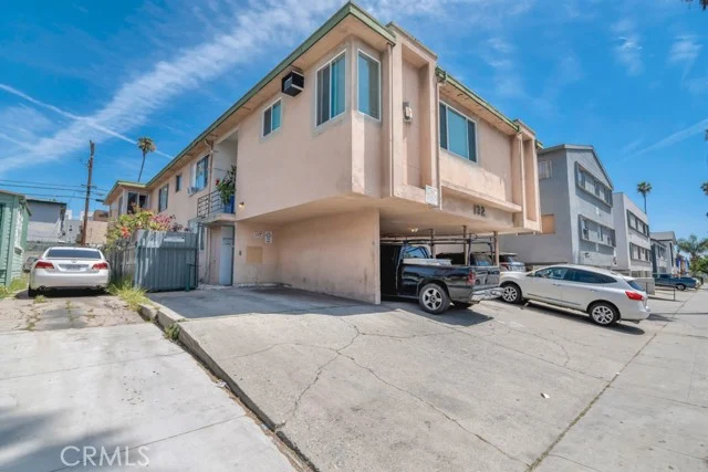 132 N Normandie photo 2
