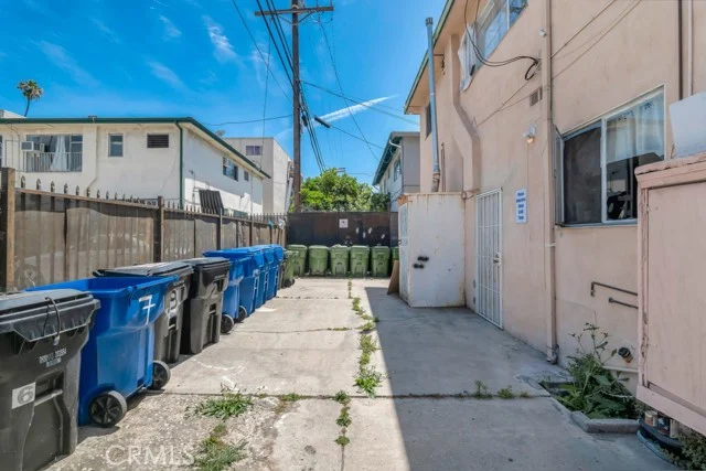 132 N Normandie photo 5