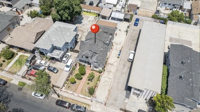 221 E 25th photo 3
