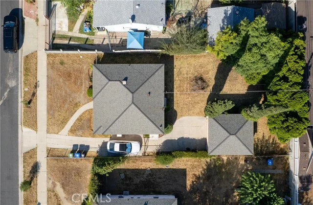 14005 Victory Boulevard photo 3