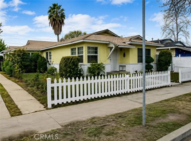 5745 Kester Avenue photo 2
