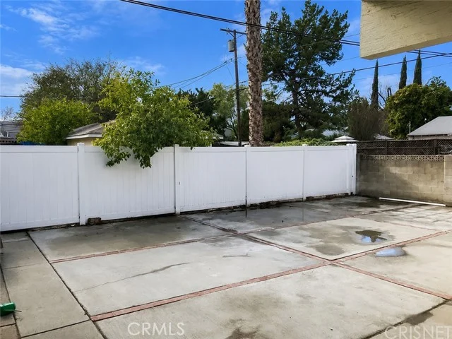5745 Kester Avenue photo 4