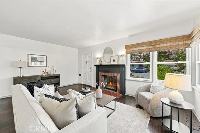 528 W Burnett photo 3