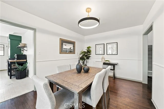 528 W Burnett photo 5